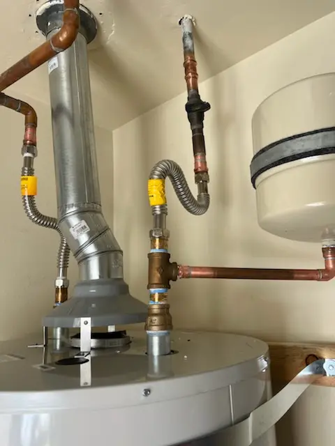 Water heater installation and plumbing repair in Hayes Crossing